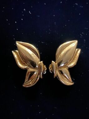 Rare Liz Claiborne Vintage Clip Earrings Butterfly Gold Tone  Signed/stamped VGU